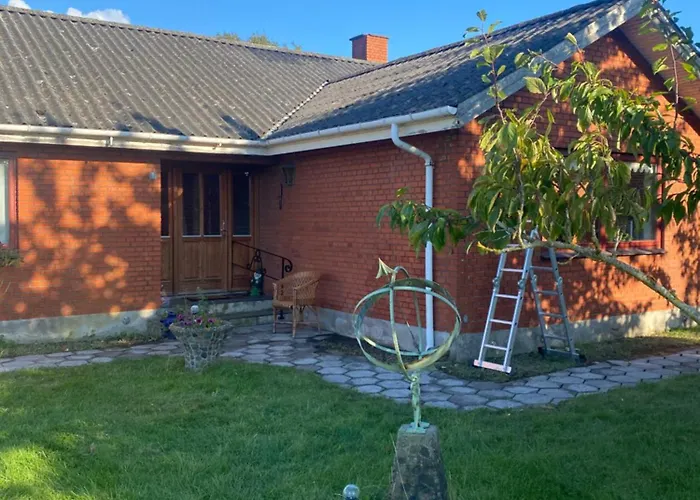 Flot Hus Med Flot Casa vacanze Holeby